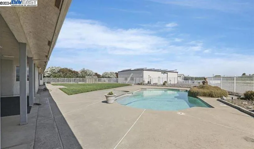 3681 W Linne Rd, Tracy, California 95304