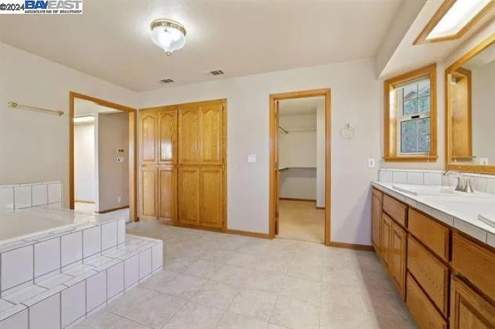 3681 W Linne Rd, Tracy, California 95304
