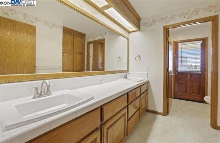 3681 W Linne Rd, Tracy, California 95304