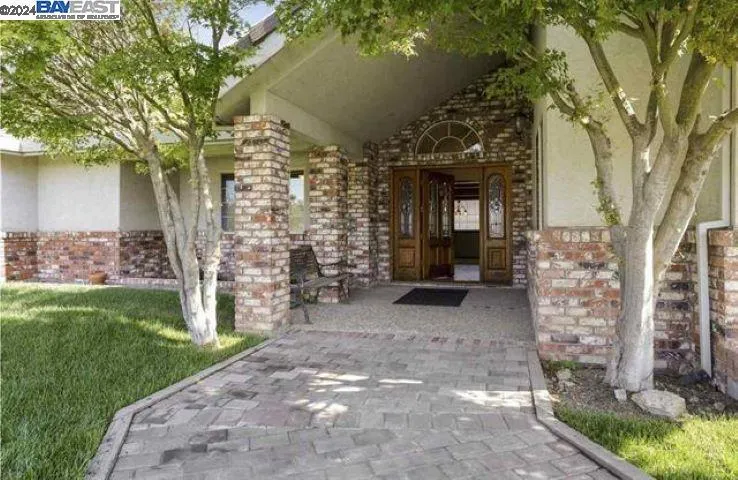 3681 W Linne Rd, Tracy, California 95304