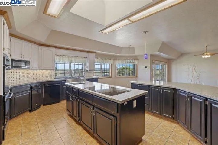 3681 W Linne Rd, Tracy, California 95304