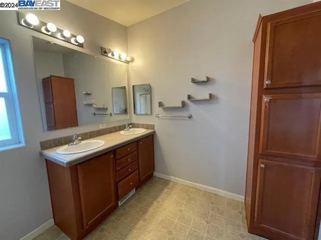 3681 W Linne Rd, Tracy, California 95304