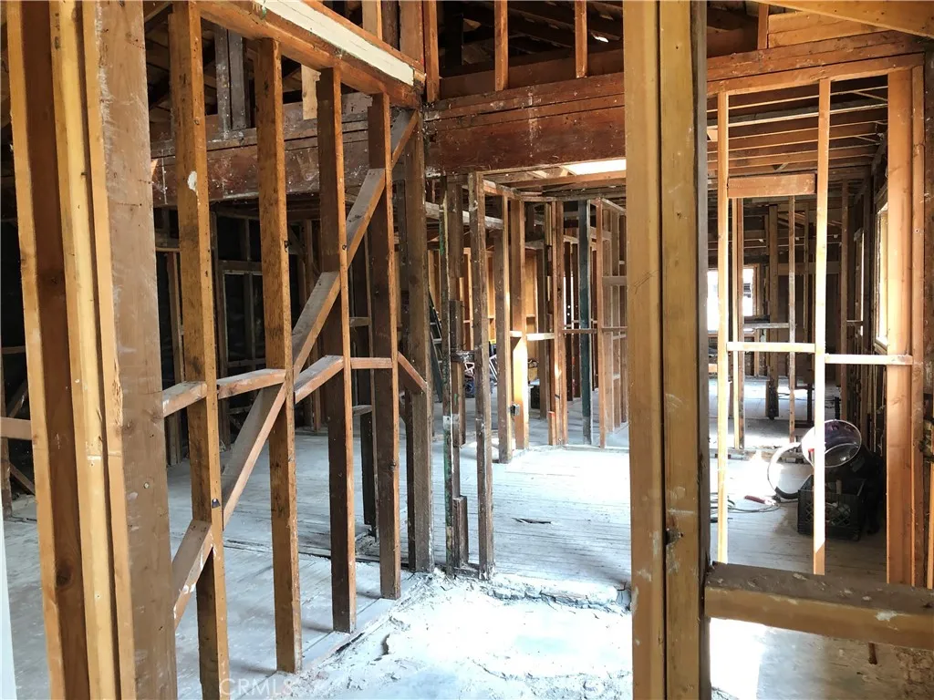 2310 N Catalina Street, Burbank, California 91504 home-pic-2