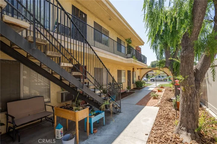 170 Linda Way, Upland, California 91786