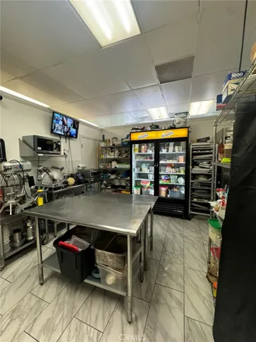 6740 Reseda Boulevard D, Reseda, California 91335