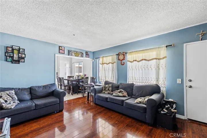 6107 Tujunga Avenue - Unit #5 - Upper Level 2 bed/ 1 bath
