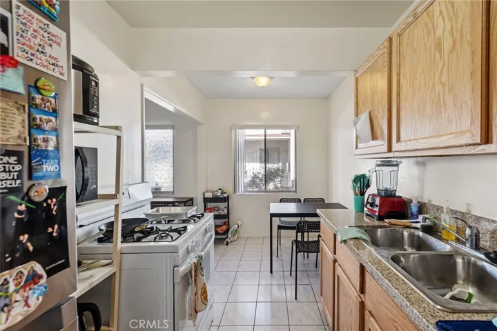 6107 Tujunga Avenue - Unit #1 - Kitchen