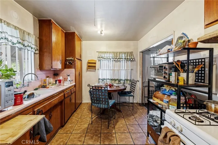 6107 Tujunga Avenue - Unit #2 - Kitchen and Dining Area