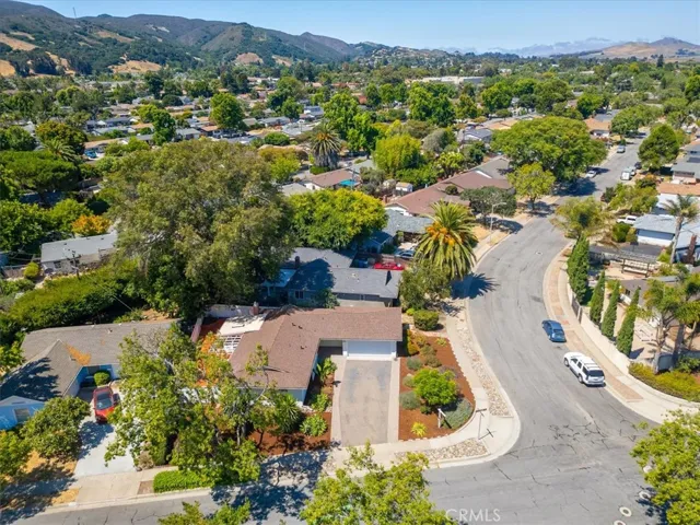 1893 Oceanaire Drive, San Luis Obispo, California 93405