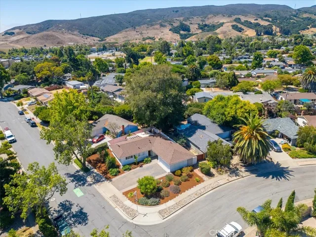 1893 Oceanaire Drive, San Luis Obispo, California 93405