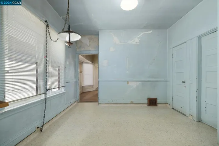 463 44th St, Oakland, California 94609