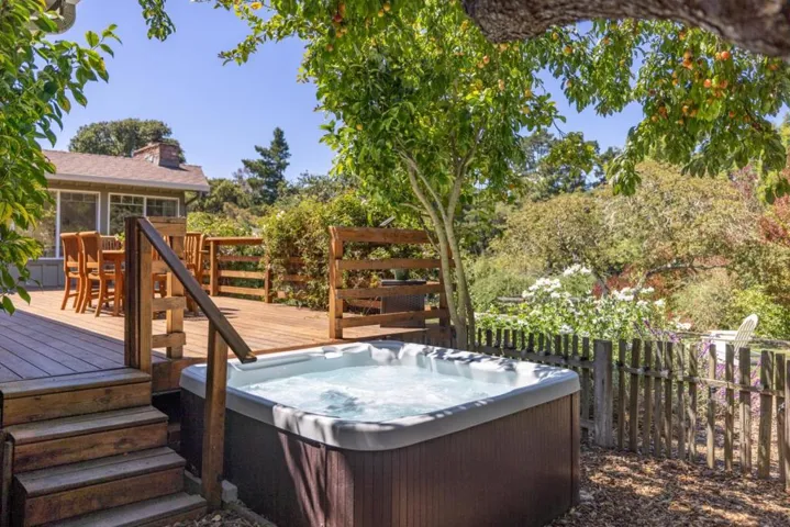 25213 Ward Place, Carmel, California 93923