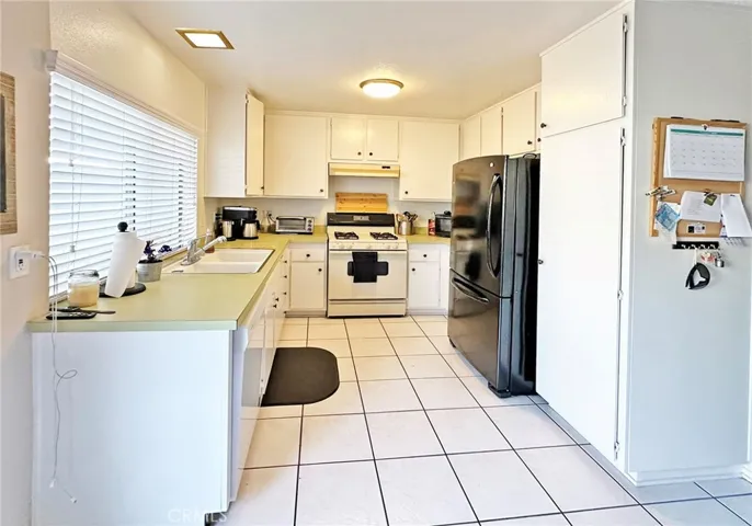 13311 Woodbrook Circle, Garden Grove, California 92844