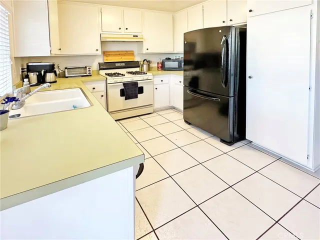 13311 Woodbrook Circle, Garden Grove, California 92844