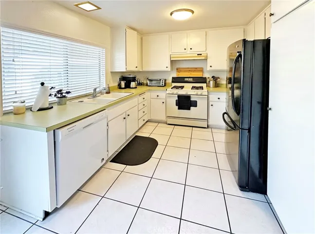 13311 Woodbrook Circle, Garden Grove, California 92844