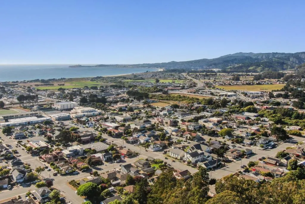 608 San Benito Street, Half Moon Bay, California 94019 home-pic-4