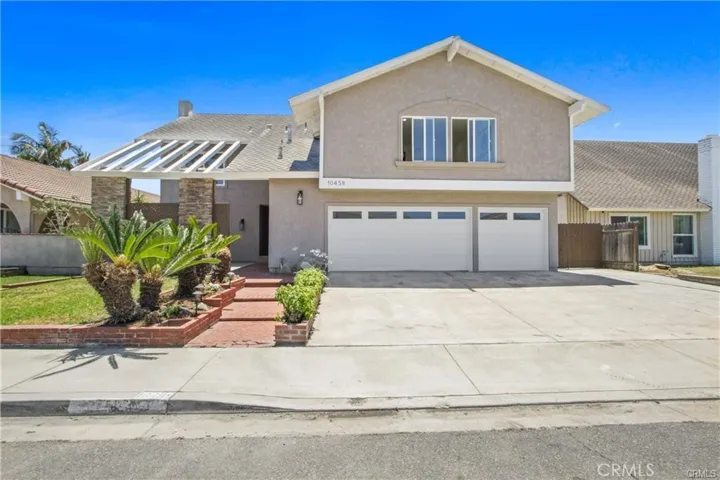 10458 Sioux River Circle, Fountain Valley, California 92708