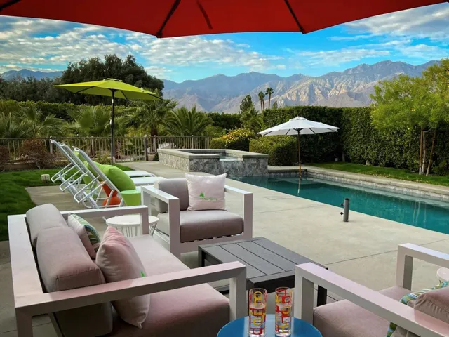 Party at the pool