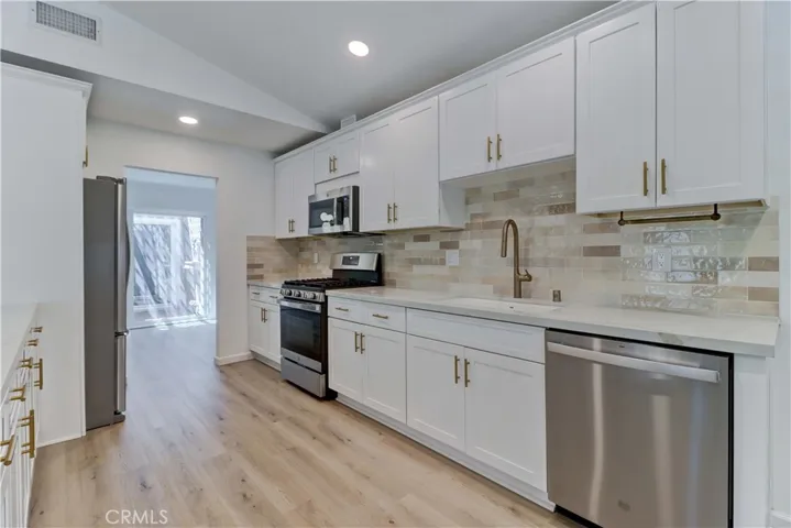 2166 Pinot Circle, Upland, California 91784