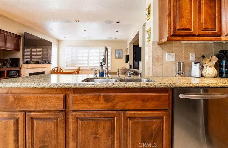 734 Forester Drive, Corona, California 92878