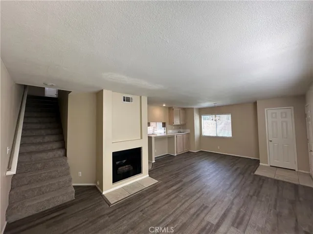 43425 30th Street W 4, Lancaster, California 93536