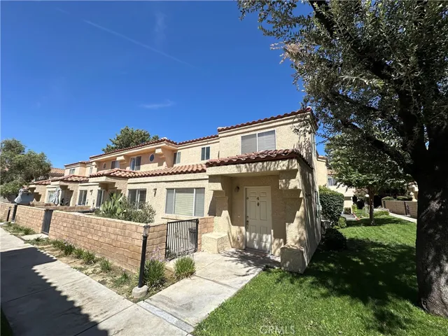 43425 30th Street W 4, Lancaster, California 93536
