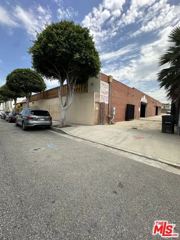 600 N La Brea Avenue, Inglewood, California 90302