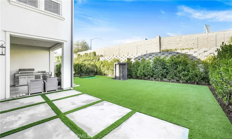 110 Sierra Madre, Lake Forest, California 92630