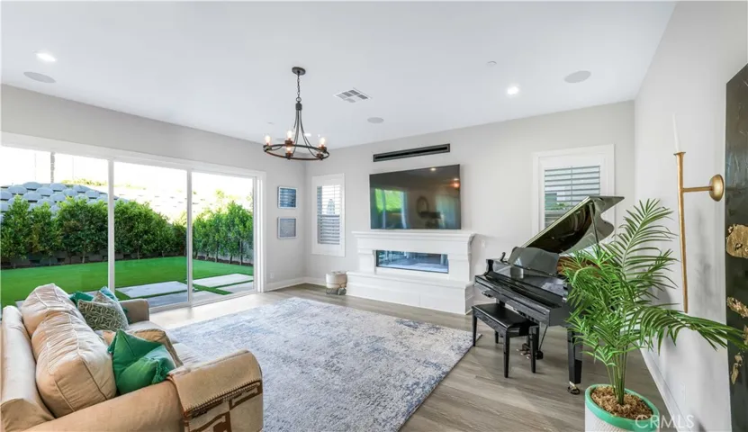 110 Sierra Madre, Lake Forest, California 92630