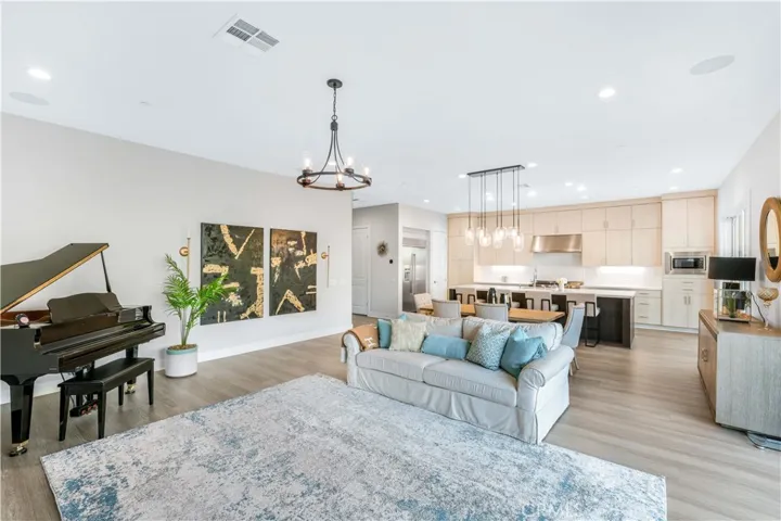 110 Sierra Madre, Lake Forest, California 92630