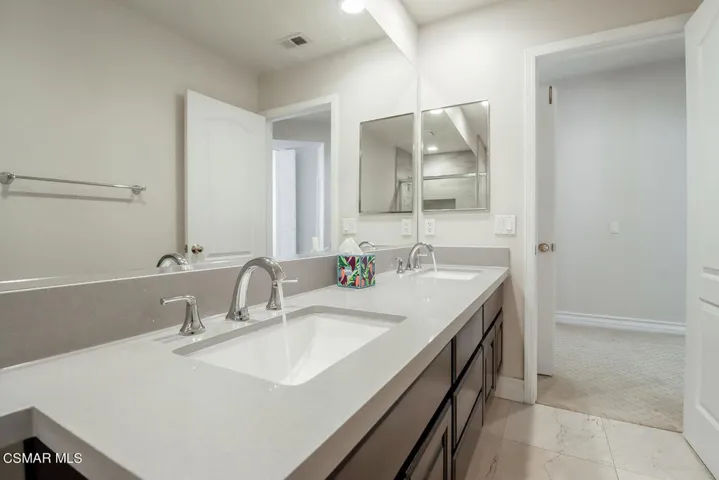 kShared Bath2