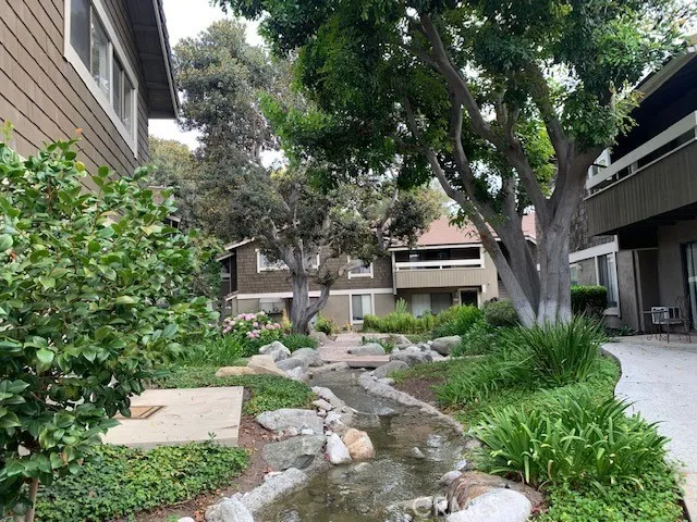 118 Streamwood, Irvine, California 92620