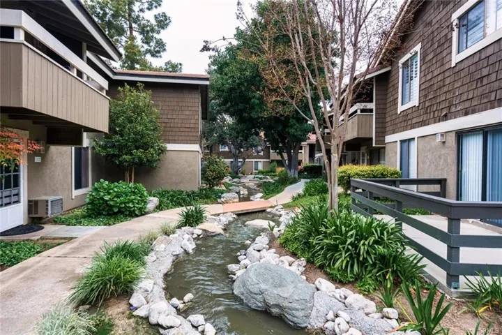 118 Streamwood, Irvine, California 92620