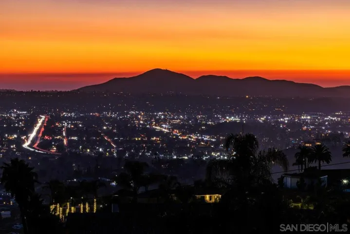 530 Calle De La Sierra, El Cajon, California 92019