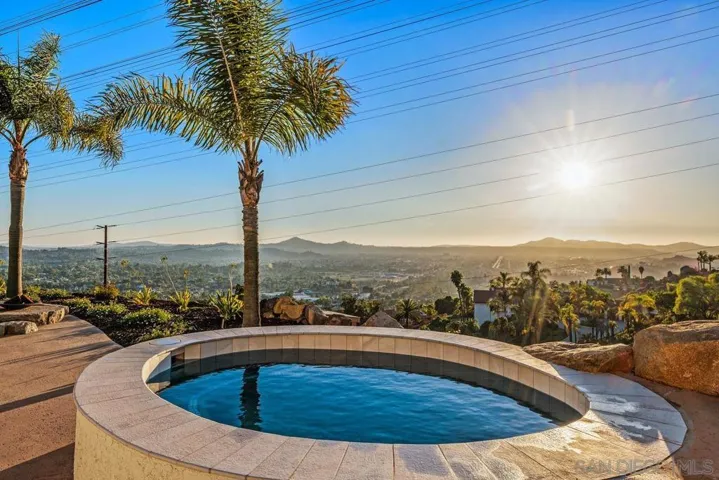 530 Calle De La Sierra, El Cajon, California 92019