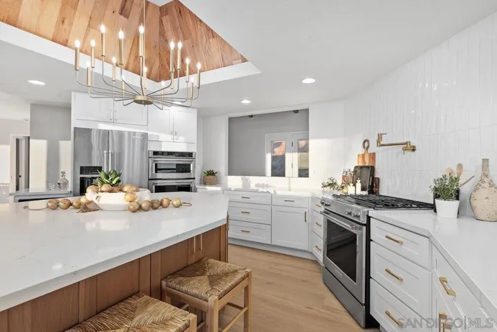 530 Calle De La Sierra, El Cajon, California 92019