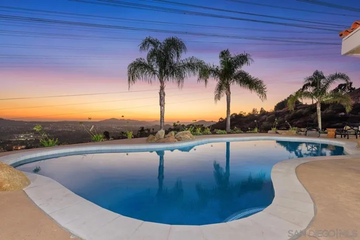 530 Calle De La Sierra, El Cajon, California 92019
