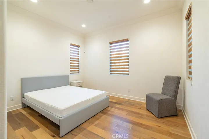 167 Newall, Irvine, California 92618