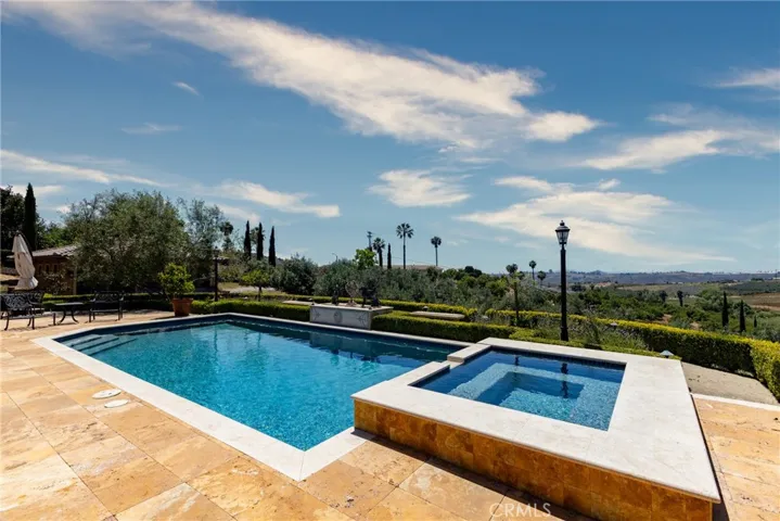 9750 Adams Court, Escondido, California 92026