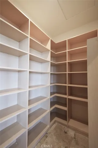 Walk in Pantry Interior