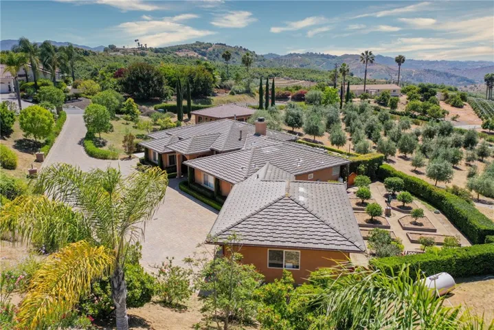 9750 Adams Court, Escondido, California 92026