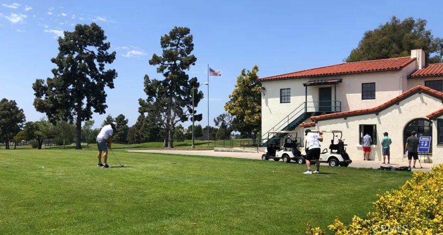Golf anyone at nearby Recreation Park?