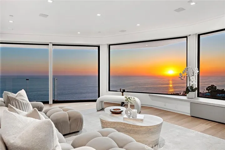 521 Alta Vista Way, Laguna Beach, California 92651