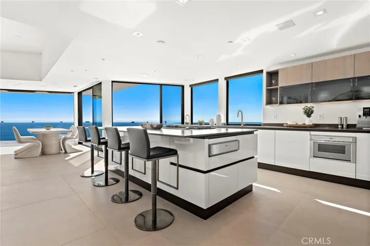 521 Alta Vista Way, Laguna Beach, California 92651