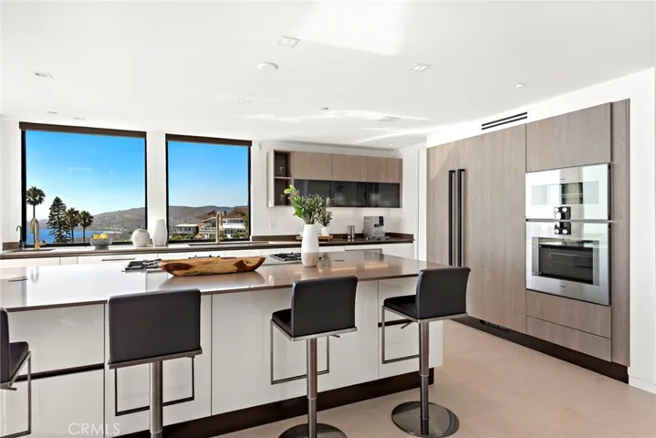 521 Alta Vista Way, Laguna Beach, California 92651