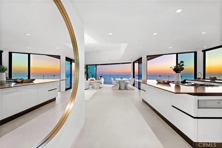 521 Alta Vista Way, Laguna Beach, California 92651
