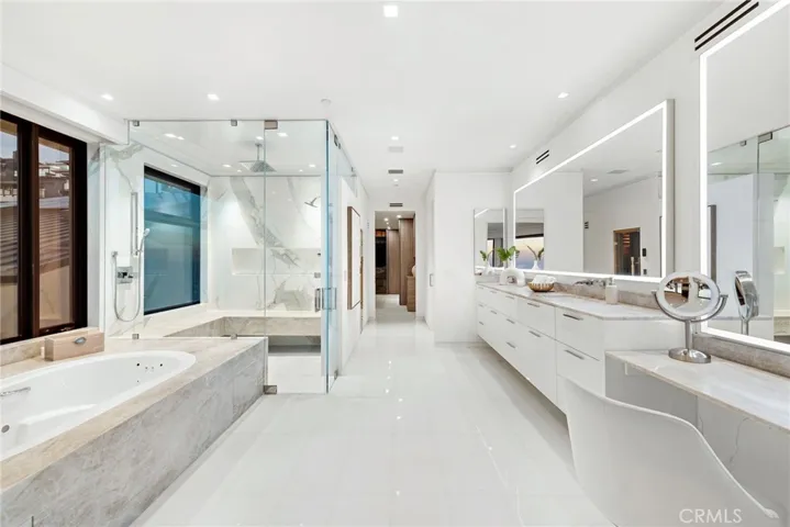 521 Alta Vista Way, Laguna Beach, California 92651