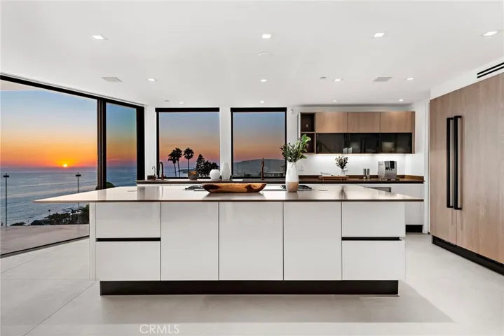 521 Alta Vista Way, Laguna Beach, California 92651