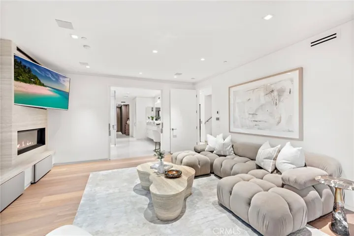 521 Alta Vista Way, Laguna Beach, California 92651