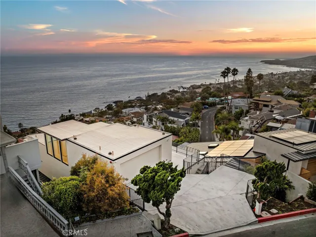 521 Alta Vista Way, Laguna Beach, California 92651